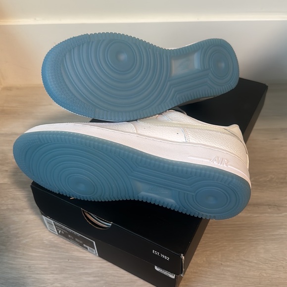 Nike Air Force 1 color changing - Picture 4 of 4